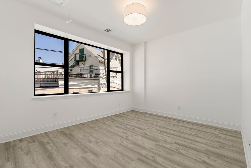 Building Photo - 3709 Liberty Ave