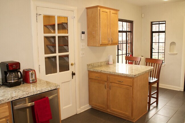 Building Photo - 15388 Glynn Rd