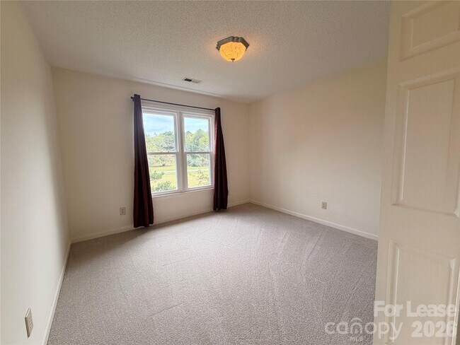Building Photo - 118 Sunfish Dr