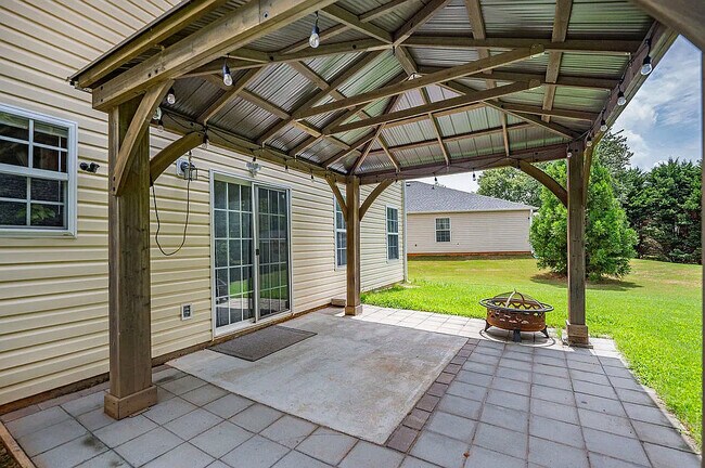 Building Photo - 211 Night Heron Dr