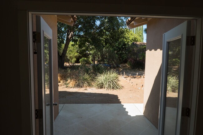 Building Photo - 14526 Garden Rd