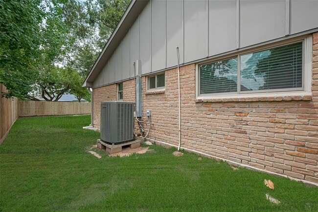 Building Photo - 12319 Attlee Dr