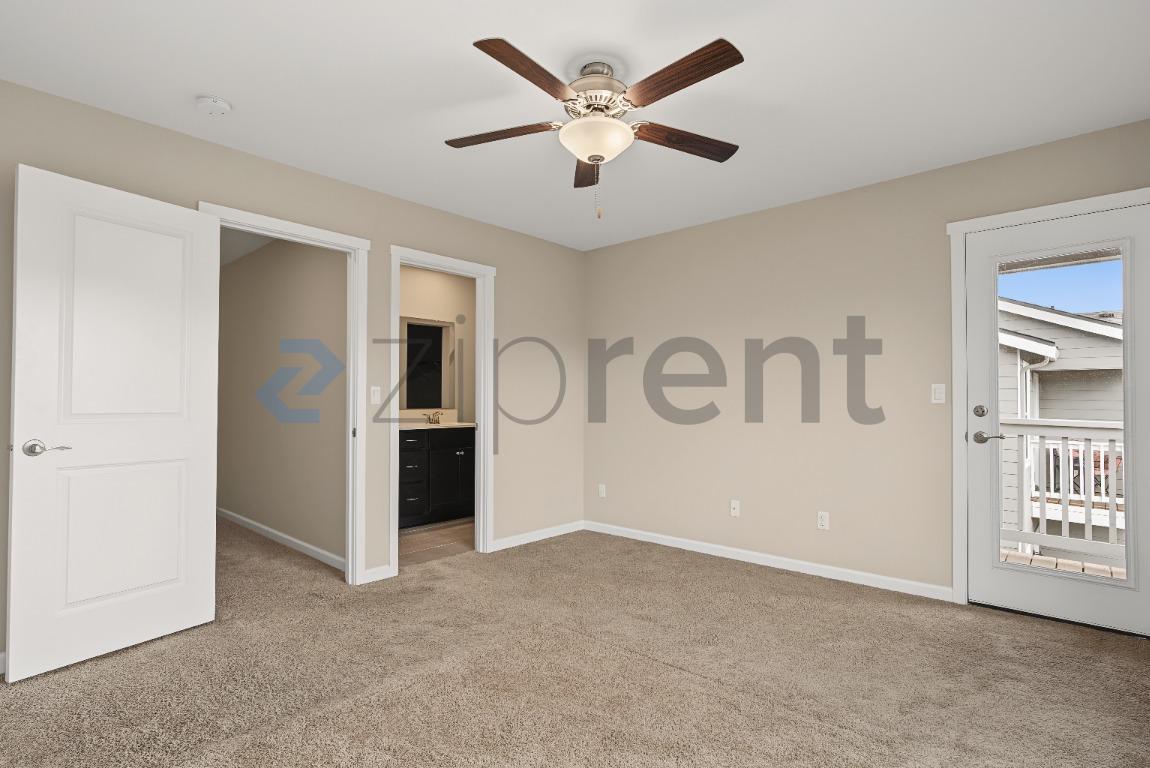 Building Photo - Unit