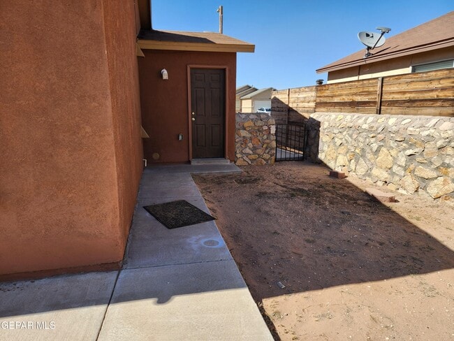 Building Photo - 14228 Lasso Rock Dr