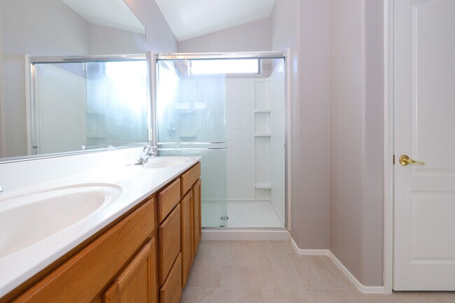 Building Photo - 10886 S Arrowhead Spring Dr