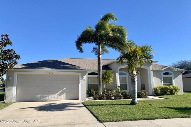 Primary Photo - 1475 Knoll Ridge Dr