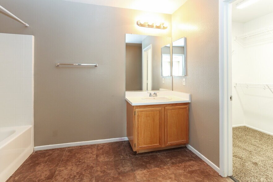Building Photo - 6221 Mercer Valley St