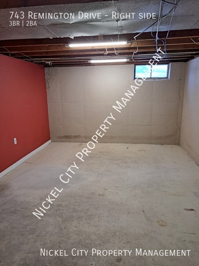 Building Photo - 743 Remington Dr