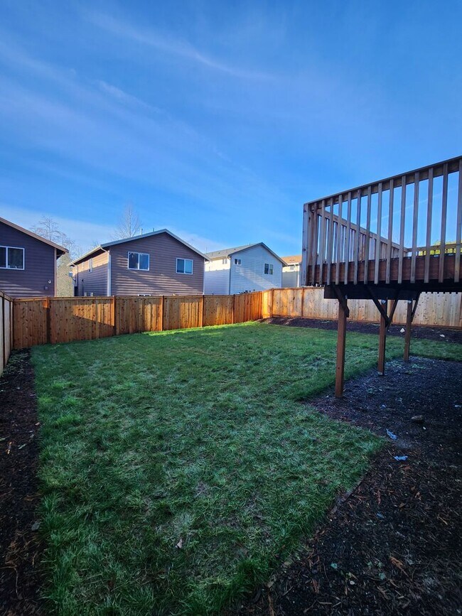 Building Photo - Better Than New Lake Stevens home- 4bds 2.5ba