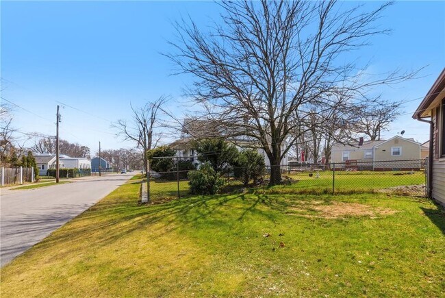 Building Photo - 67 Fred St