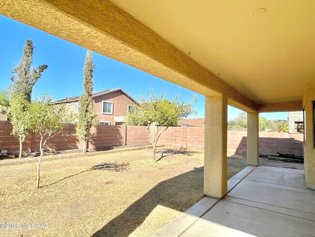 Building Photo - 11889 W Heyburn Dr