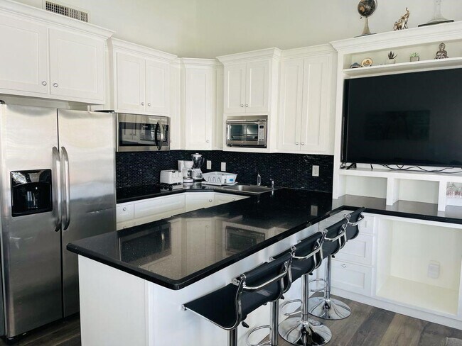 Building Photo - 200 Padre Blvd