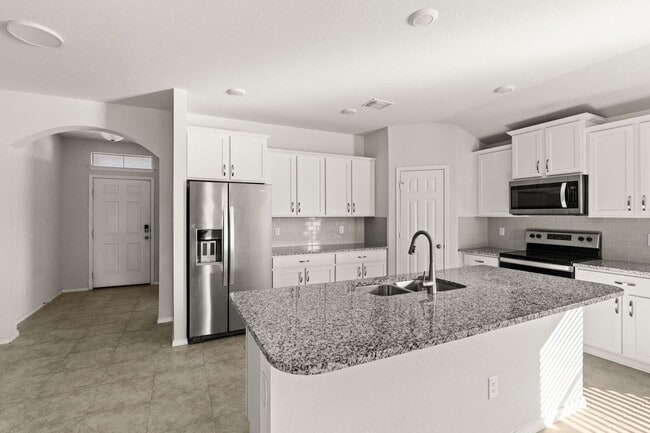 Building Photo - Beautiful 4bed/2 bath