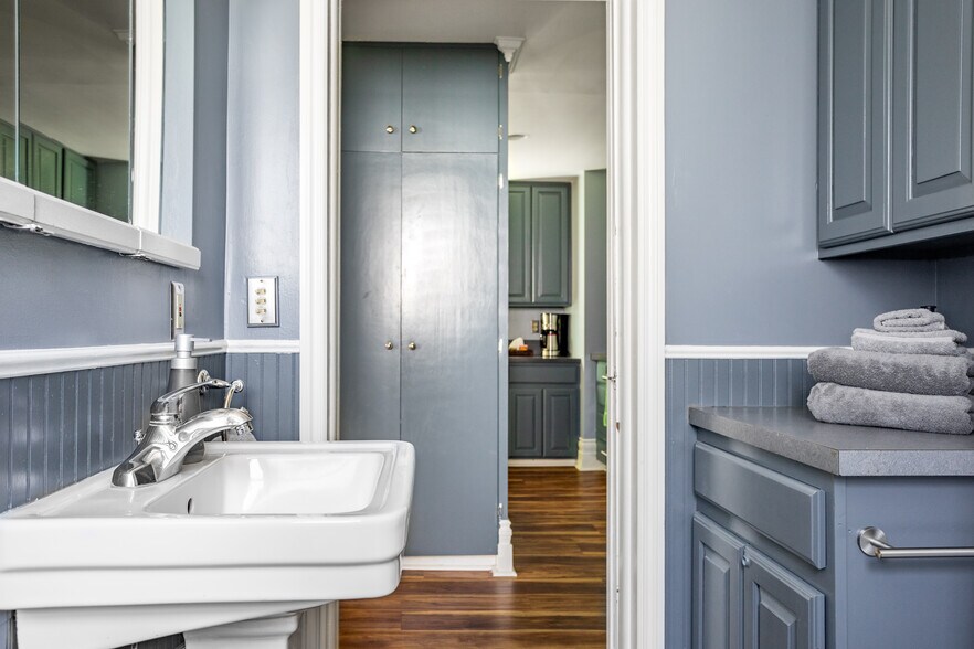 Building Photo - 1629 13th Ave