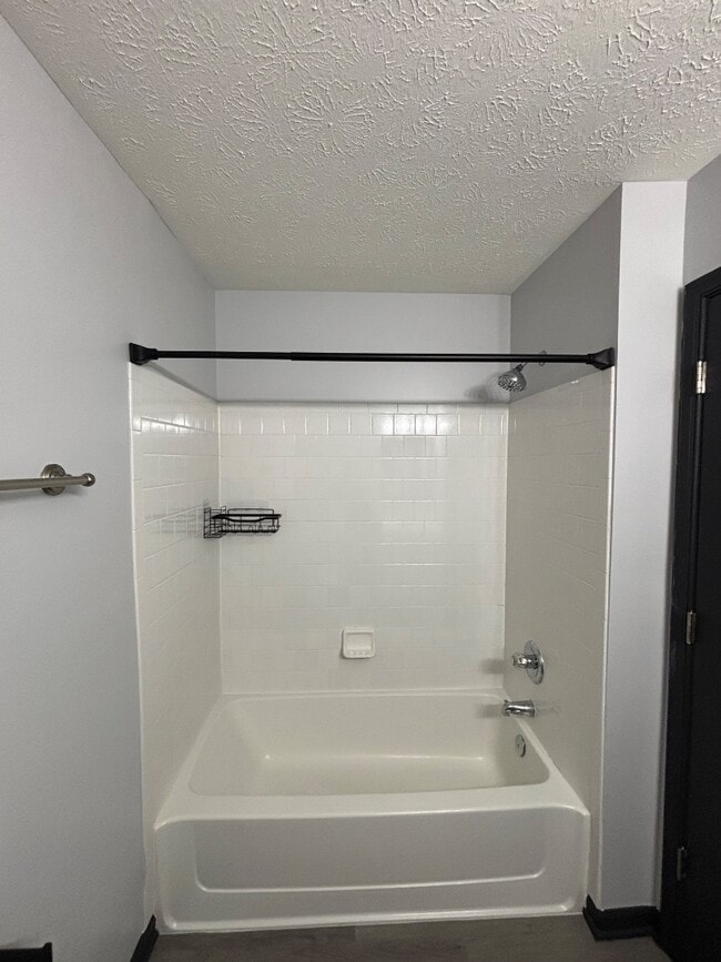 Building Photo - 8961 Town Center Cir