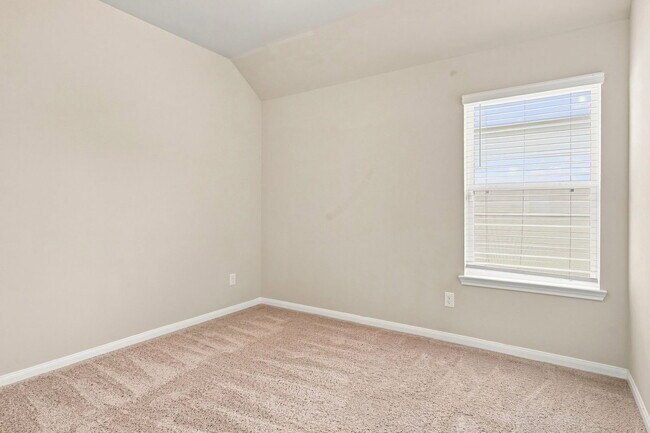 Building Photo - 5323 Brooklyn Rose Dr
