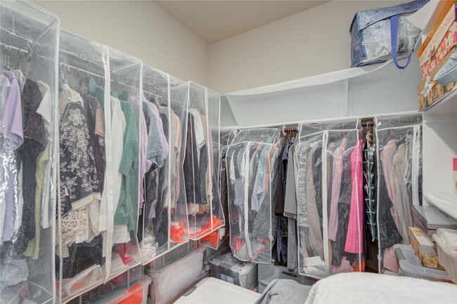 Building Photo - 12902 Oak Fls Dr