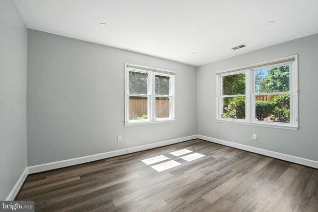 Building Photo - 3911 Courtland Cir