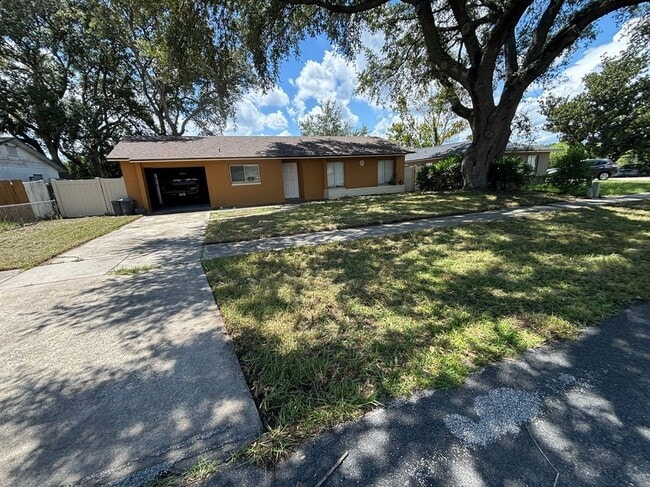 Building Photo - 914 Osceola Trail