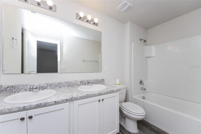 Building Photo - 208 Gladiola Ct