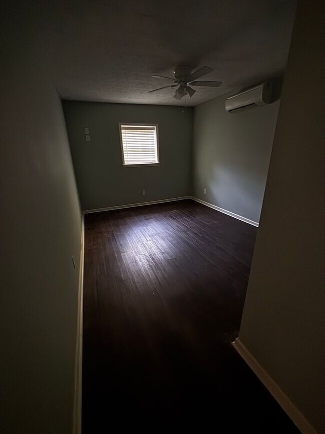 Building Photo - Space, Privacy & Flexibility – All in One Stunning Property