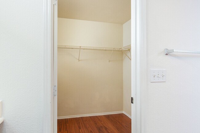 Building Photo - Very clean SW home near Sunset/215 for only $1875