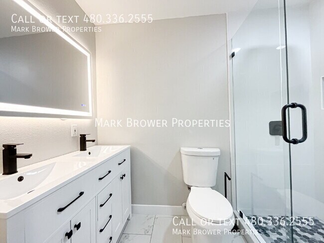 Building Photo - 4416 E Capistrano Ave