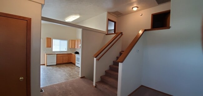 Building Photo - Beautiful 4 Bed-3 Bath House in CDA!
