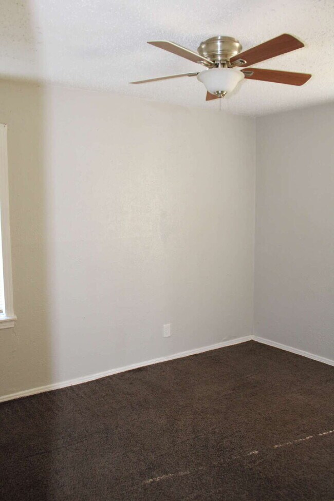 Building Photo - 2918 Bardwell Ave