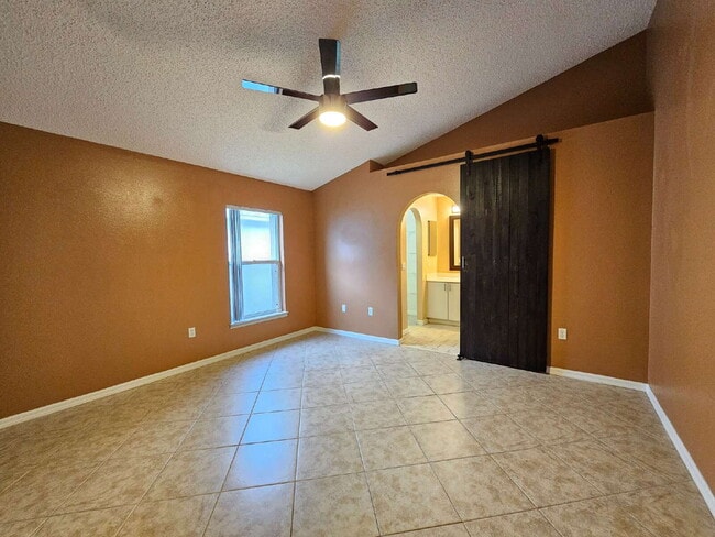 Building Photo - West Melbourne Home