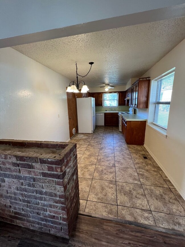 Building Photo - 3 bed 2 bath on culdesac