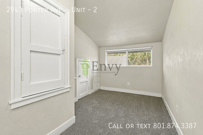 Building Photo - 2943 Porter Ave