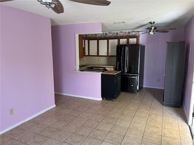 Building Photo - 1500 Evergreen Ave