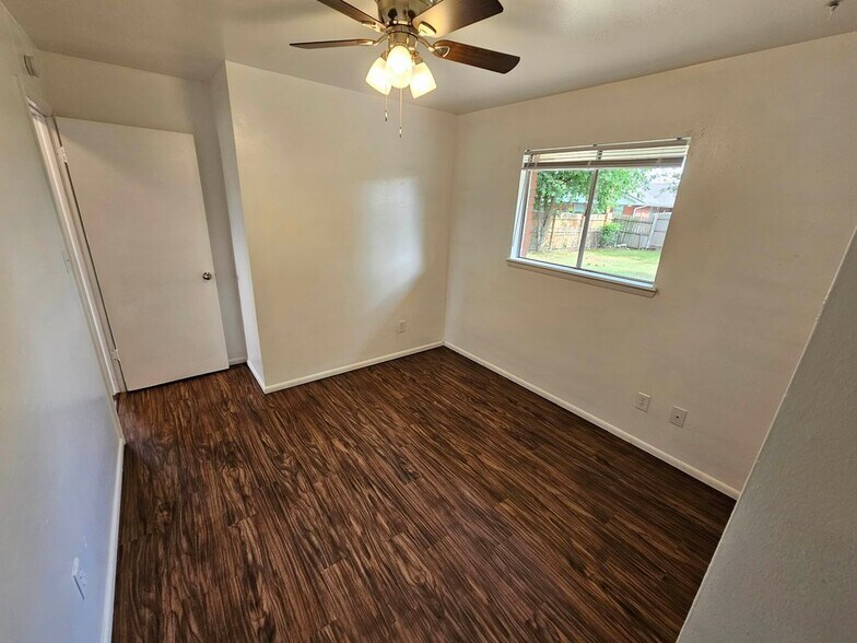 Building Photo - 2728 SW 65th St