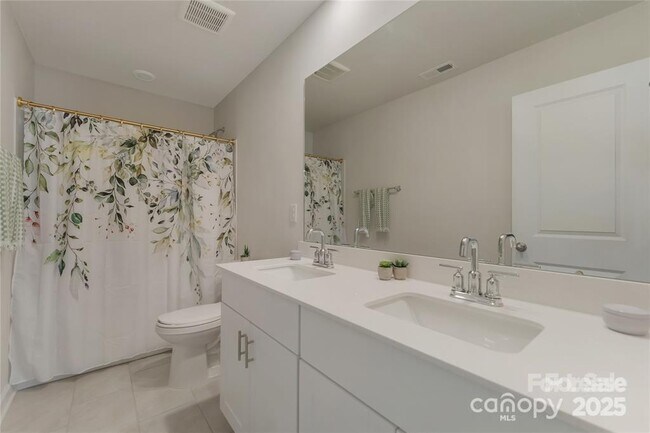 Building Photo - 126 Johns Cardinal Dr