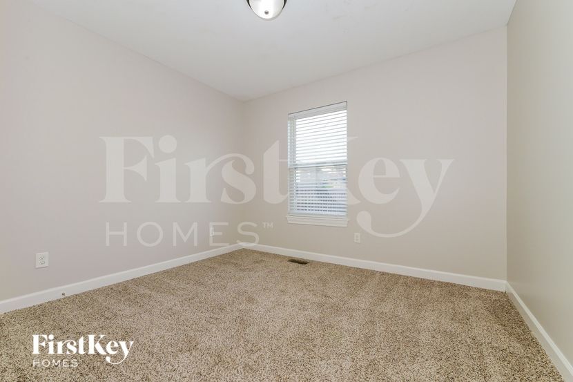 Building Photo - 5422 Marion Dr