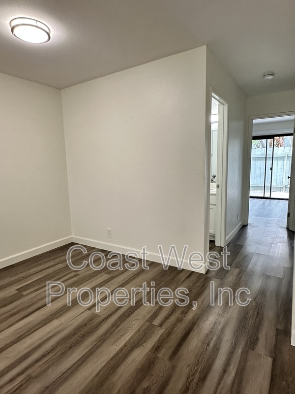 Building Photo - 382 Acacia Ave