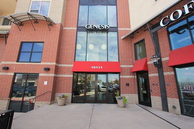 Building Photo - Gorgeous Corner Unit DTC Condo