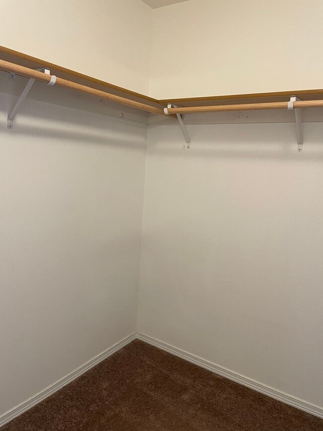 Building Photo - Beautiful 2 Bedroom 1.5 Bath 2 Story Home-...