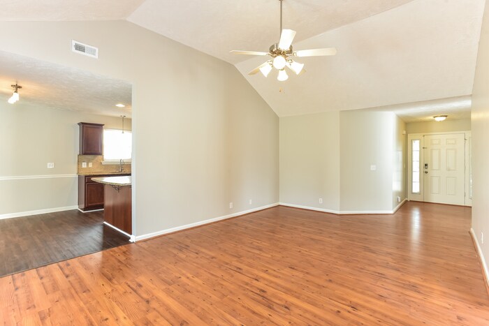 Building Photo - 948 Tom Hailey Blvd