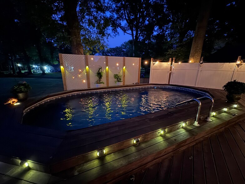 Building Photo - 401 Foxwood Dr