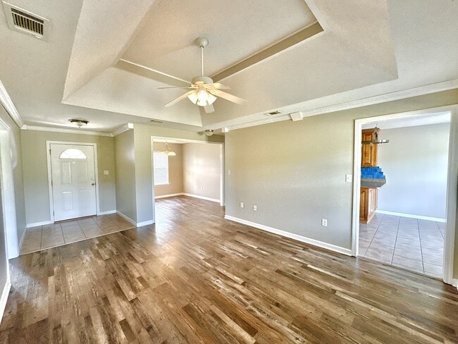 Building Photo - 5756 Emily Ln