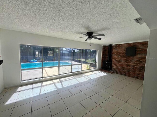 Building Photo - 1449 Woffington Ave