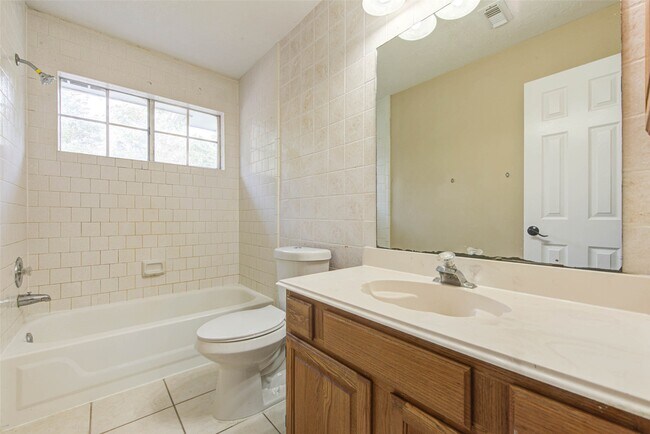 Building Photo - 518 Ellingham Dr