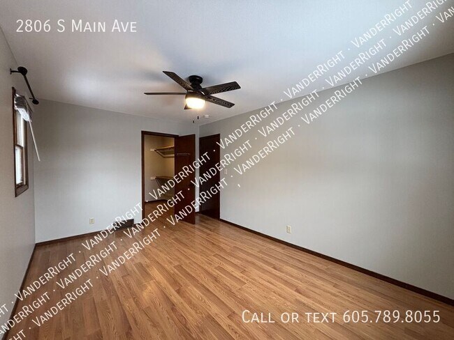 Building Photo - 2806 S Main Ave