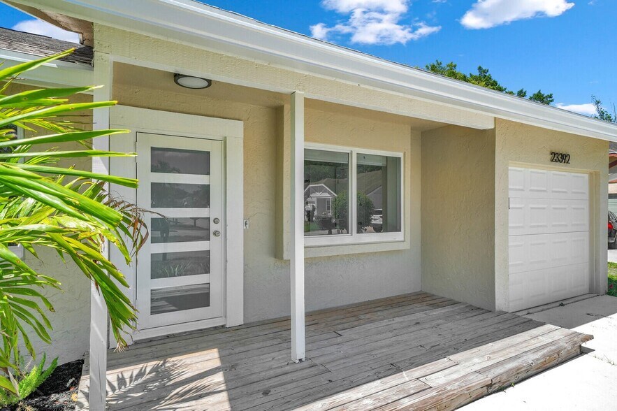 Building Photo - 23392 Country Club Dr E
