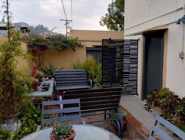 Primary Photo - 810 Porter St