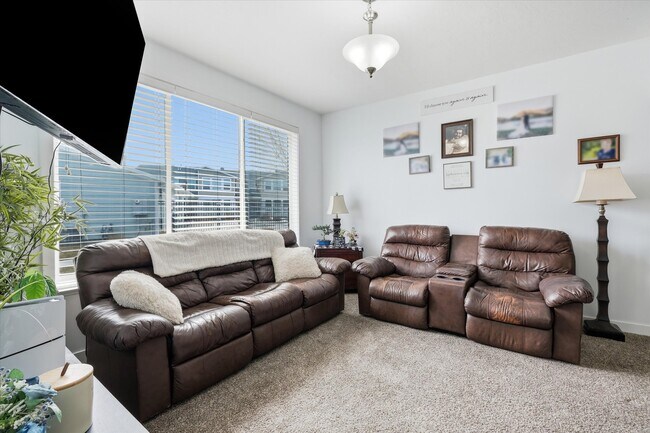 Building Photo - 1250 W 2420 S