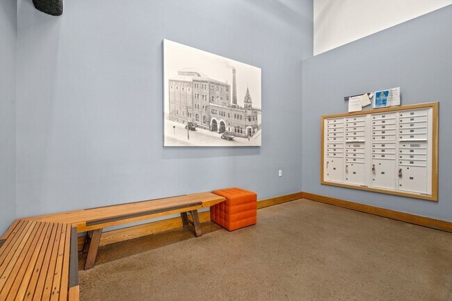 Building Photo - 251 Heath St