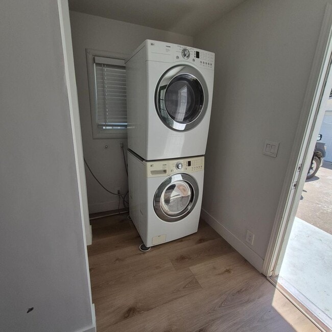 Building Photo - Excellent Tahoe Park Home.